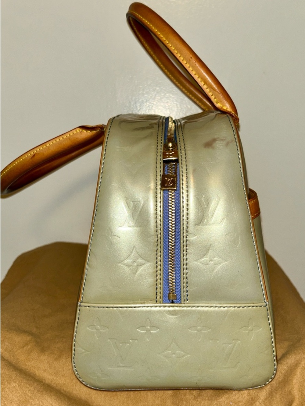Auth Louis Vuitton Green Vernis Patent Tompkins Square Monogram Leather
Tote - Picture 5 of 15